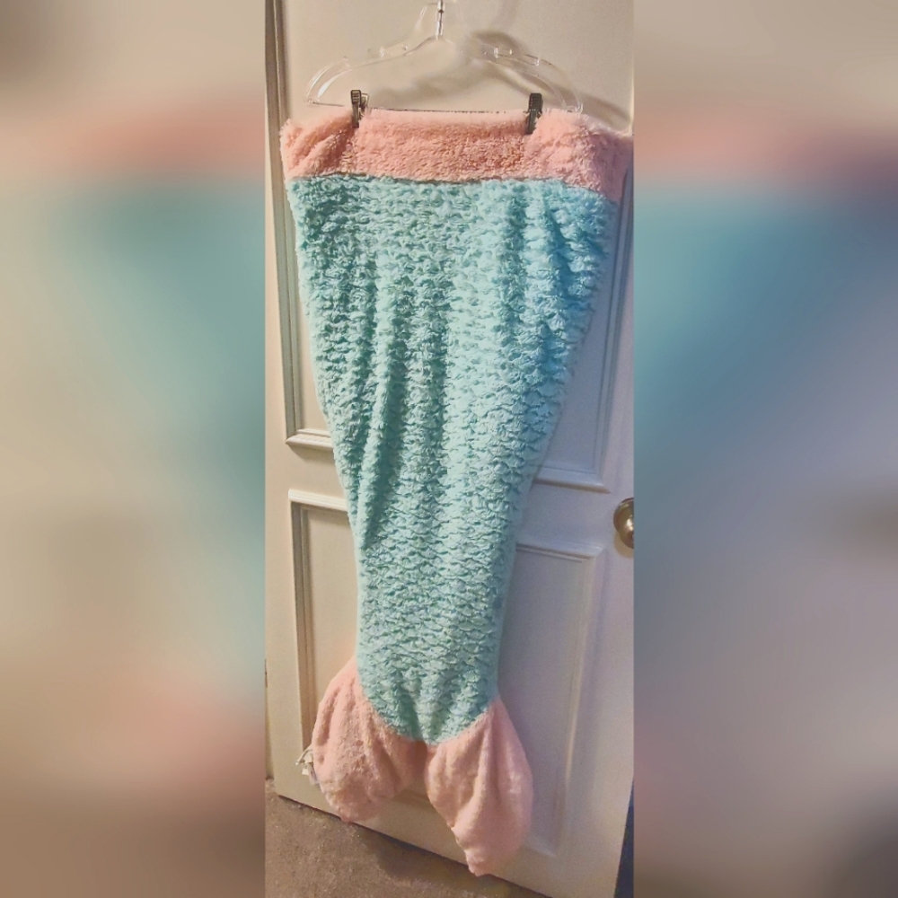 Pink and Blue Mermaid Tail Blanket